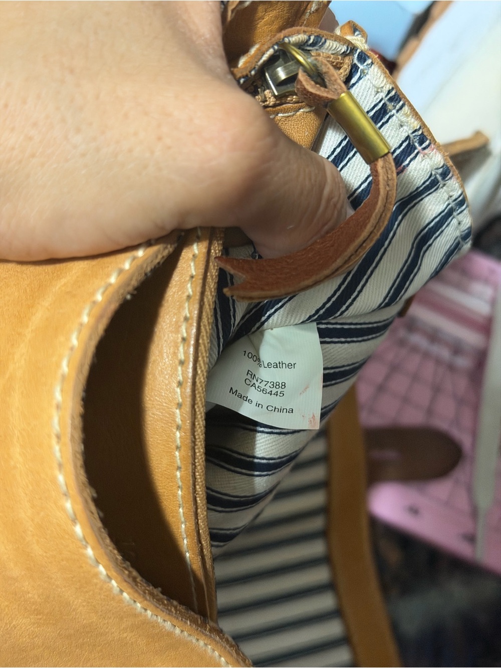 π€β¨ 1937 Accessories 100% Leather Cognac Wristlet Wallet β¨π€ - Picture 13 of 13